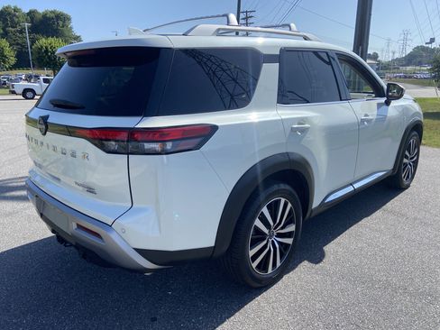 Used 2023 Nissan Pathfinder Platinum w/ Cargo Package AWD/4WD image 5