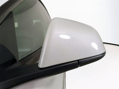 Used 2021 Tesla Model 3 Standard Range Plus image 12