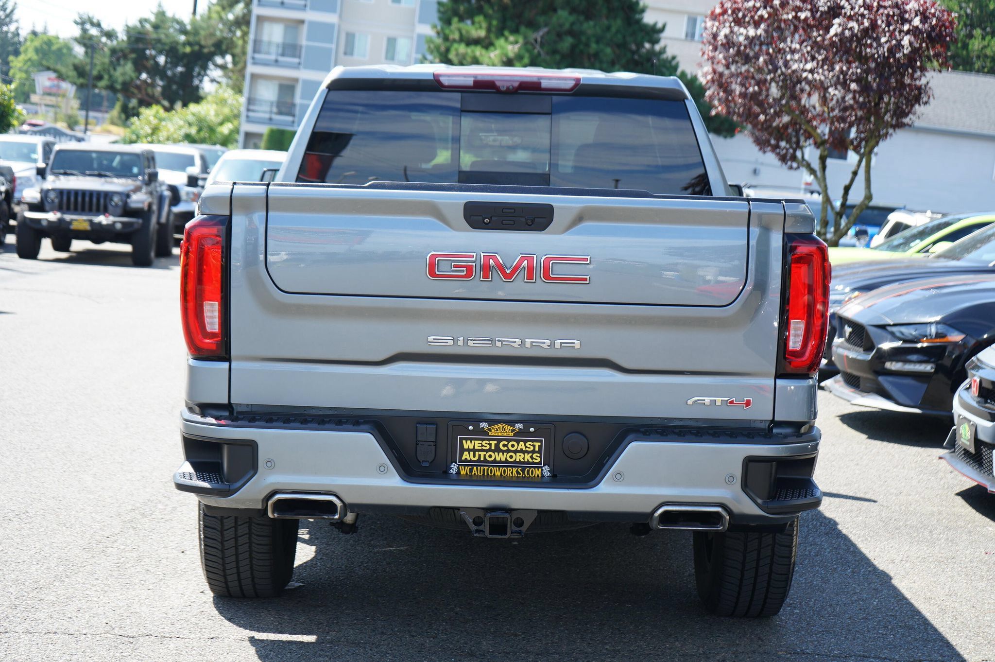 Used 2020 GMC Sierra 1500 AT4 w/ AT4 Premium Package AWD/4WD image 4