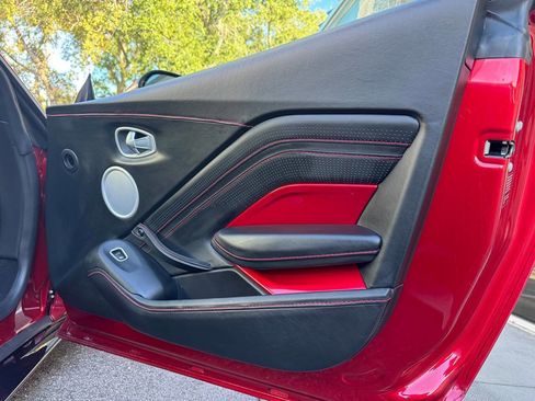 Used 2019 Aston Martin V8 Vantage Coupe image 26