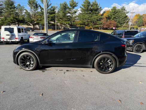 Used 2021 Tesla Model Y Long Range image 8