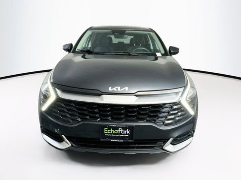 Used 2024 Kia Sportage LX FWD image 2