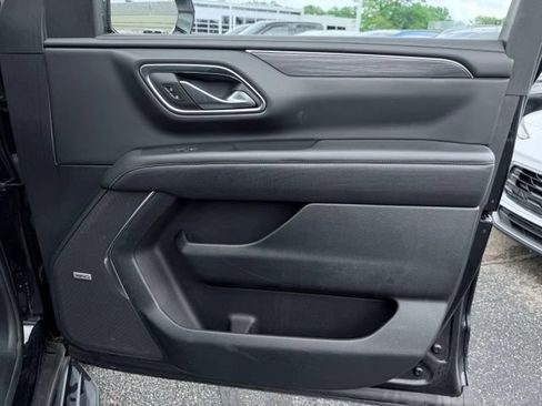Used 2024 GMC Yukon SLT AWD/4WD image 16