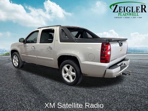 Used 2007 Chevrolet Avalanche LTZ w/ LTZ Preferred Equipment Group image 2