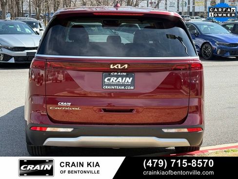 Used 2022 Kia Carnival LX FWD image 6