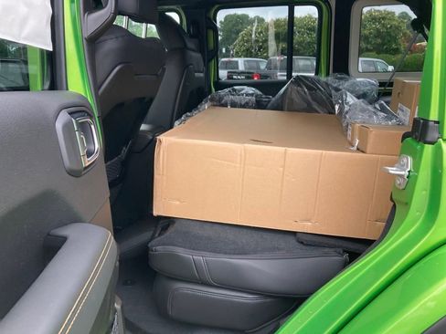 New 2025 Jeep Wrangler Unlimited Rubicon 392 image 26