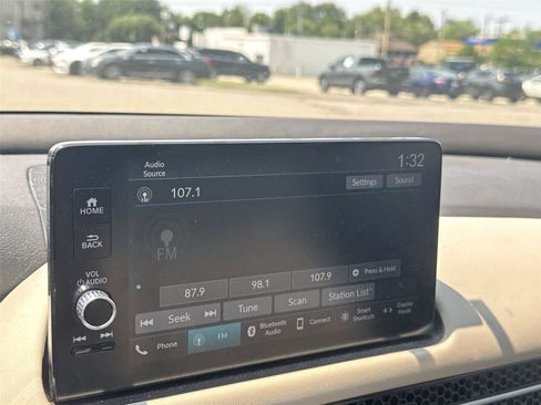Used 2025 Honda HR-V EX-L image 19