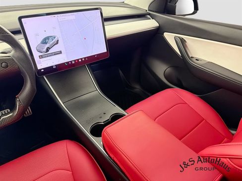 Used 2021 Tesla Model Y Performance AWD/4WD image 30