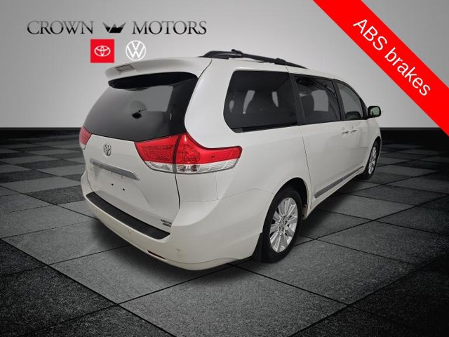 Used 2013 Toyota Sienna Limited w/ Premium Pkg AWD/4WD image 6