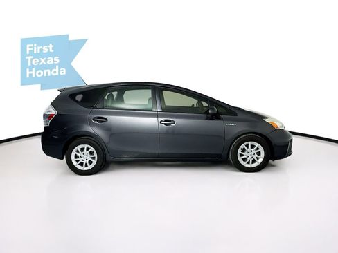 Used 2014 Toyota Prius V Two image 8