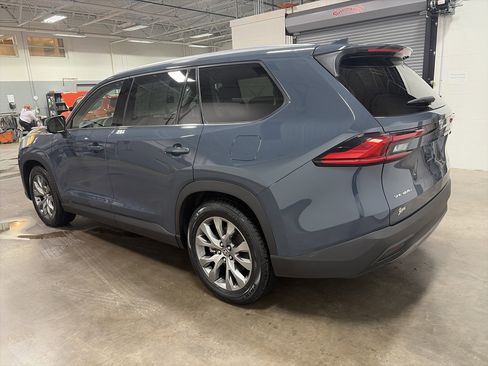 Used 2024 Toyota Grand Highlander Limited image 5