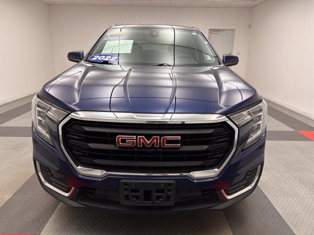 Used 2022 GMC Terrain SLE FWD image 2