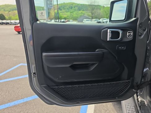 Used 2021 Jeep Wrangler Unlimited Sport AWD/4WD image 18