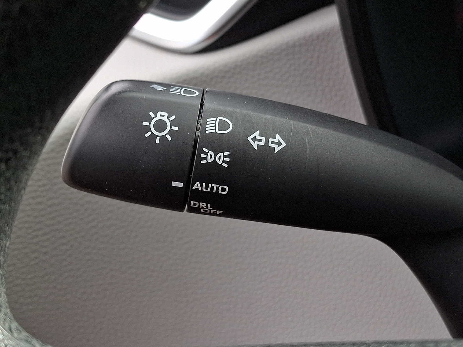 Used 2020 Toyota Corolla LE FWD image 20