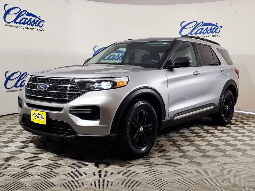 Used 2024 Ford Explorer XLT RWD image 5