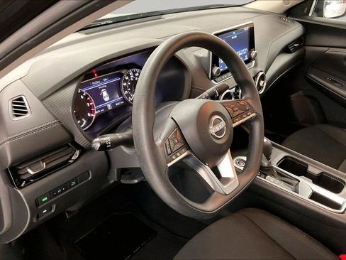 Used 2024 Nissan Sentra SV FWD image 14