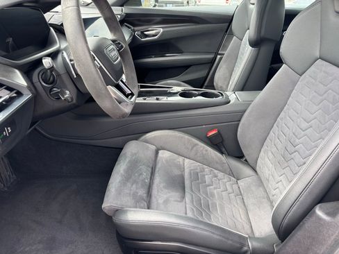 Used 2022 Audi e-tron GT Premium Plus w/ Performance Package AWD/4WD image 16
