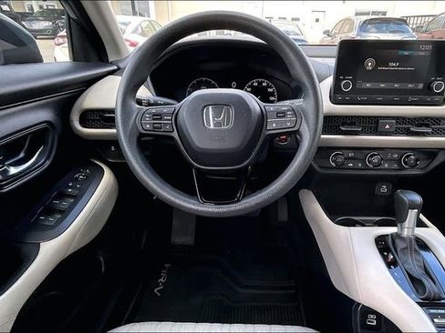 Used 2023 Honda HR-V LX image 8