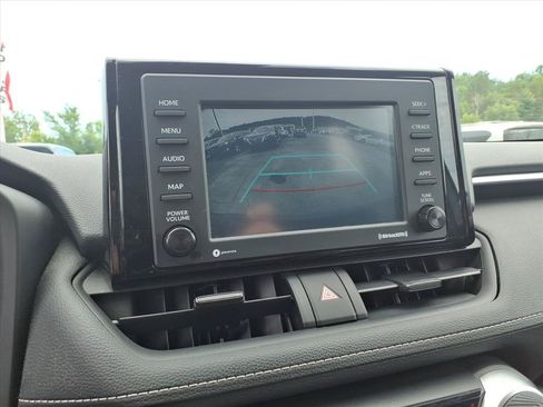 Used 2021 Toyota RAV4 LE AWD/4WD image 11
