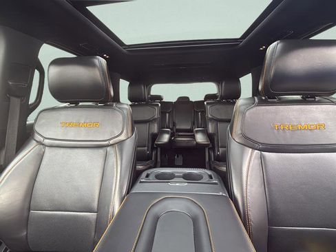 Certified 2025 Ford Expedition Tremor image 31