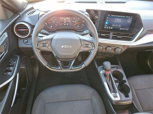 Certified 2024 Chevrolet Trax RS w/ Driver Confidence Package image 18