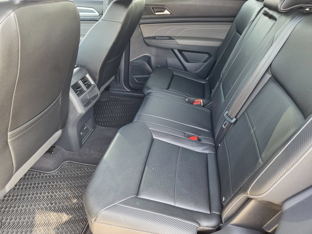 Used 2023 Volkswagen Atlas Cross Sport SEL R-Line AWD/4WD image 24