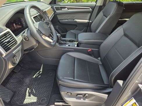 Used 2023 Volkswagen Atlas SE FWD image 15