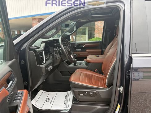 Used 2025 GMC Sierra 1500 Denali Ultimate AWD/4WD image 9