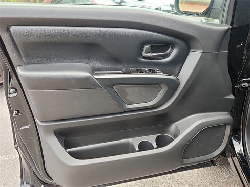 Used 2017 Nissan Titan S image 12