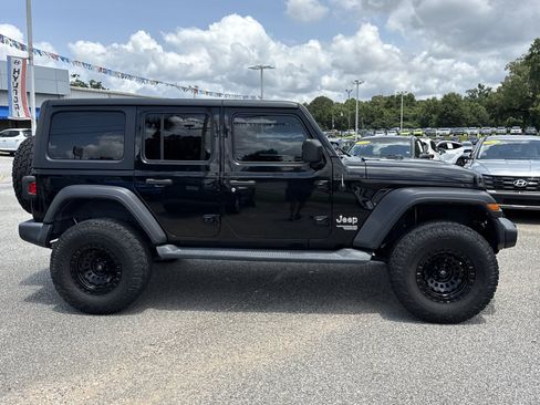 Used 2020 Jeep Wrangler Unlimited Sport S AWD/4WD image 2