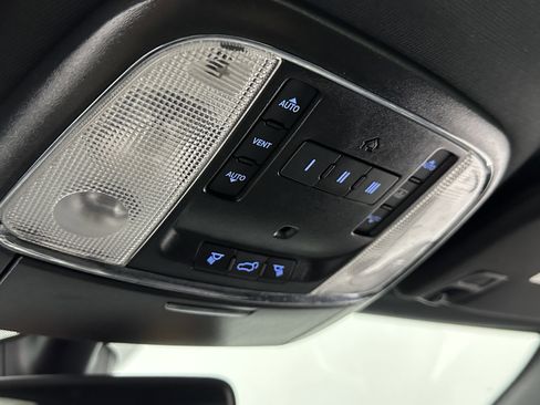 Used 2021 Jeep Grand Cherokee Limited w/ Luxury Group II image 19