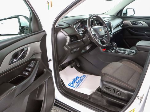 Used 2020 Chevrolet Traverse LT w/ LPO, Cargo Package AWD/4WD image 3