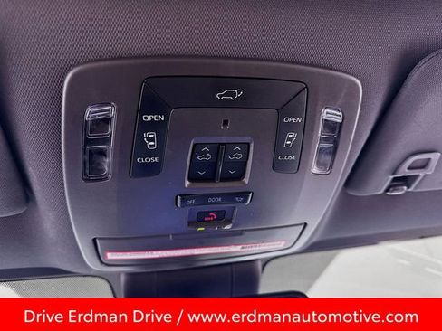 Certified 2023 Toyota Sienna Limited image 18