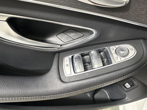 Used 2020 Mercedes-Benz C 300 4MATIC Sedan image 11