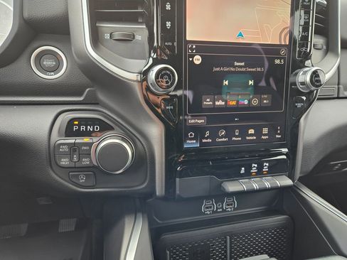 New 2026 RAM 1500 4x4 Crew Cab image 23