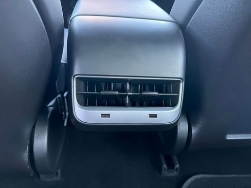 Used 2018 Tesla Model 3 Long Range image 12