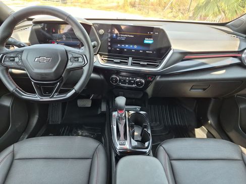 Used 2026 Chevrolet Trax RS FWD image 19