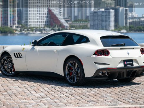 Used 2018 Ferrari GTC4Lusso T RWD image 12
