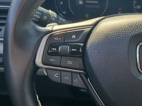 Used 2018 Honda Accord Touring image 30