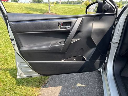 Used 2018 Toyota Corolla XSE FWD image 23