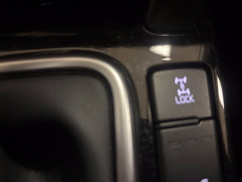 Used 2024 Kia Seltos EX AWD/4WD image 17