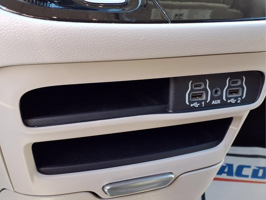 Used 2023 Chrysler Voyager LX FWD image 13