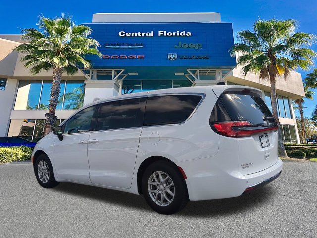 Certified 2026 Chrysler Pacifica Select FWD image 7