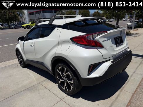 Used 2021 Toyota C-HR XLE FWD image 5