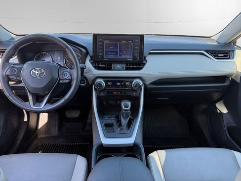 Used 2021 Toyota RAV4 XLE Premium FWD image 10