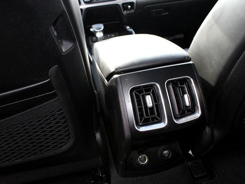 Used 2023 Kia Sorento S w/ Panoramic Sunroof Package image 16