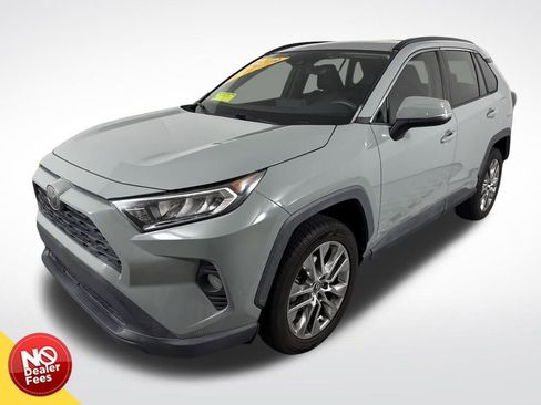 Used 2020 Toyota RAV4 XLE Premium image 7