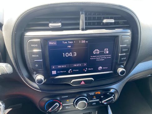 Used 2024 Kia Soul LX w/ Option Group 015 FWD image 16