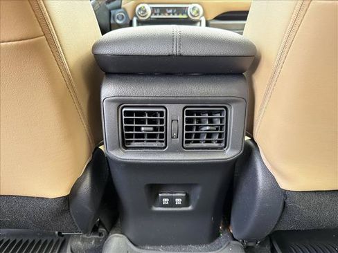 Used 2020 Toyota RAV4 Limited AWD/4WD image 22