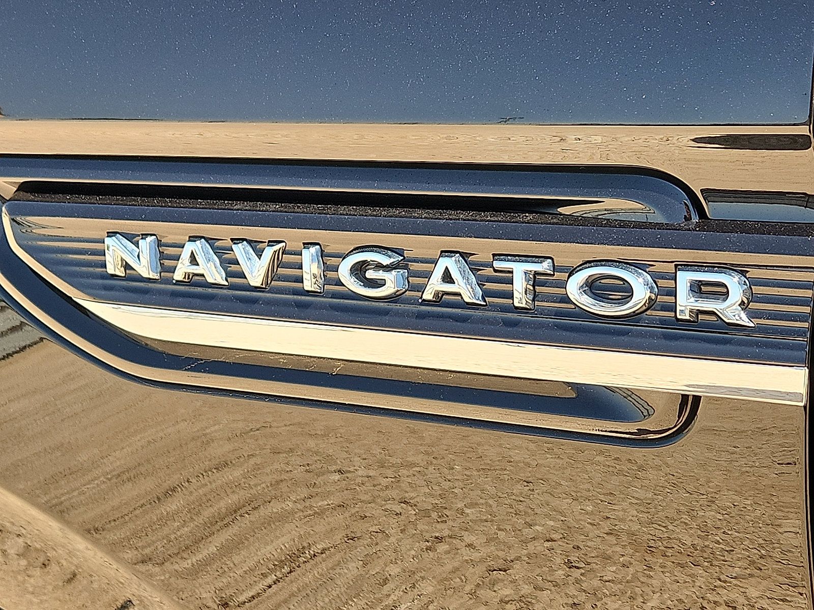 Used 2023 Lincoln Navigator L Reserve AWD/4WD image 7